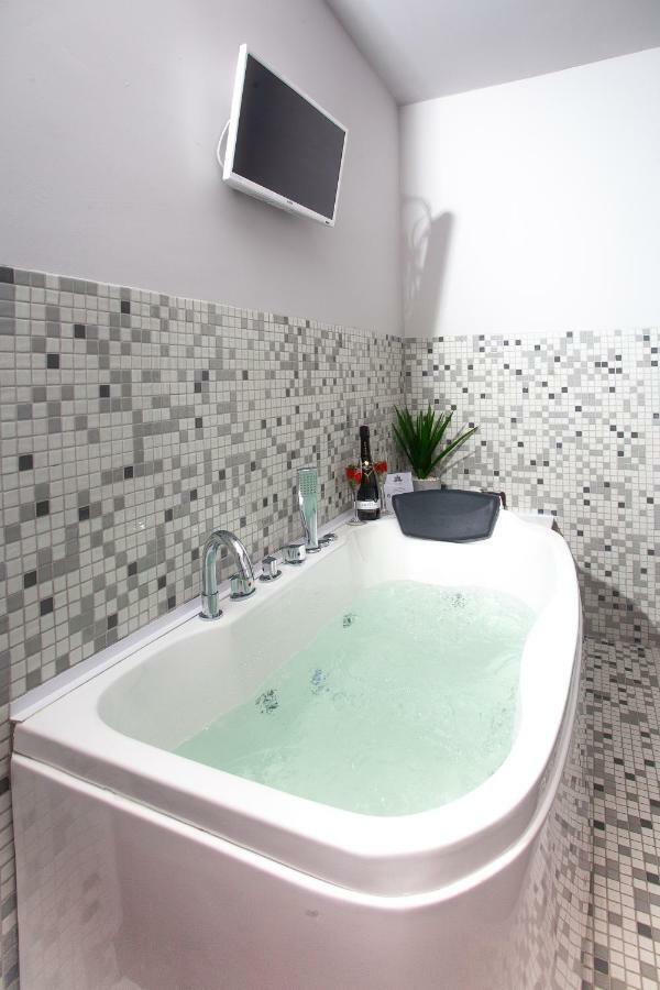 Fior Di Loto Sweetness Otel Cagliari Dış mekan fotoğraf